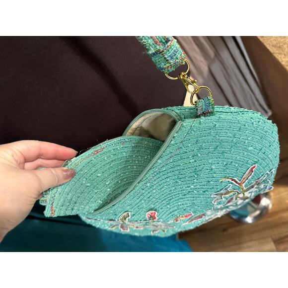 Up-cycled Taco Wallet with inside pockets - Picture 7 of 7